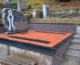Paminklai, kapaviečių projektavimas, montavimas www.kapu.lt 865688083
Granitą gabename iš Suomijos, Švedijos ir Rusijos ir t.t.