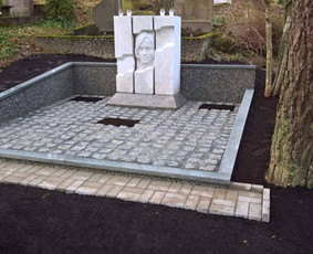Paminklai, kapaviečių projektavimas, montavimas www.kapu.lt 865688083
Granitą gabename iš Suomijos, Švedijos ir Rusijos ir t.t.