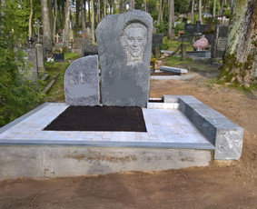 Paminklai, kapaviečių projektavimas, montavimas www.kapu.lt 865688083
Granitą gabename iš Suomijos, Švedijos ir Rusijos ir t.t.