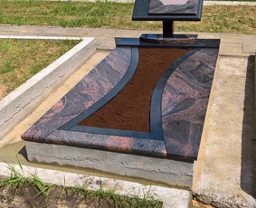Paminklai, kapaviečių projektavimas, montavimas www.kapu.lt 865688083
Granitą gabename iš Suomijos, Švedijos ir Rusijos ir t.t.