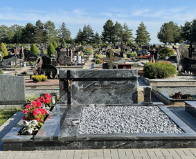 Paminklai, paminklų gamyba, kapaviečių tvarkymas - Paminklų, antkapių montavimas - 1 Paminklų, antkapių montavimas - Paminklai, paminklų gamyba, kapaviečių tvarkymas - 1