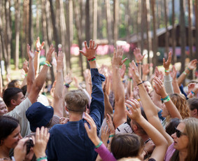 Renginių vedėjas Tarun su Dj - Viešųjų renginių vedimas - 2 Viešųjų renginių vedimas - Renginių vedėjas Tarun su Dj - 2