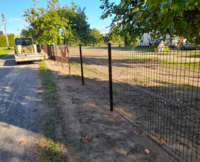 Montuojam segmentines ir metaliniu tvoralenčių tvoras / Arvydas / Darbų pavyzdys ID 2369705