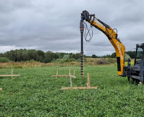 Žemės darbai ir technikos nuoma su operatoriumi - Polių gręžimas - 4 Polių gręžimas - Žemės darbai ir technikos nuoma su operatoriumi - 4