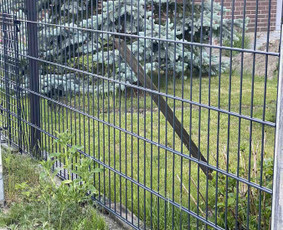 Tvorų Tverimas, Vartų Gamyba, Montavimas – Vienose Rankose! - Segmentinės tvoros - 2 Segmentinės tvoros - Tvorų Tverimas, Vartų Gamyba, Montavimas – Vienose Rankose! - 2