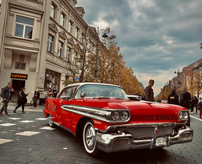 1958-ųjų kabrioleto Ford ir Oldsmobile sedano nuoma / Amerikietiški Auto / Darbų pavyzdys ID 2414992