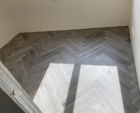 Vinilinių grindų montavimas/išlyginamosios pilimas/parketas / TAMA grindys / Darbų pavyzdys ID 2428512
