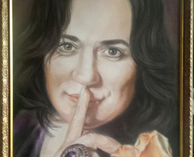 Portretas rėmuose.
Pastelė.
50/65