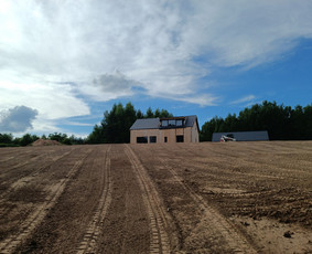 Mini krautuvo nuoma. Vejos įrengimas / MB JUSTEIRA / Darbų pavyzdys ID 2439526