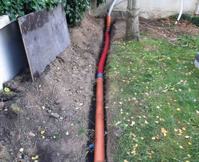 Nestandartinis  darbas: variniai vamzdeliai 50 cm gylyje.