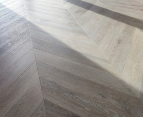 Dangos klojimas. Pvc grindys. Vinilines grindys. / Projektas Grindys / Darbų pavyzdys ID 2449110