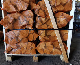 40 litrų maišas sausų malkų