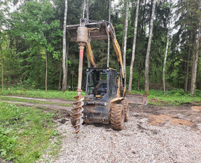 Bobcat nuoma ir paslaugos - Polių gręžimas - 1 Polių gręžimas - Bobcat nuoma ir paslaugos - 1