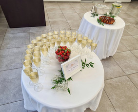 "Saldus Taip" šampano-vaišių staliukai / Saldus Taip / Darbų pavyzdys ID 2466278