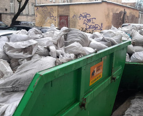 Statybinių konteinerių nuoma Vilniuje ir Vilniaus rajone - Šiukšlių išvežimas - 1 Šiukšlių išvežimas - Statybinių konteinerių nuoma Vilniuje ir Vilniaus rajone - 1