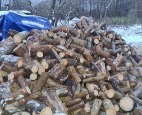 Sausos pušies malkos, skaldytos - Aplinka, sodas - 1 Aplinka, sodas - Sausos pušies malkos, skaldytos - 1