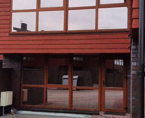 Plėvelės klijavimas ant langų, vitrinų, stiklo pertvarų. - Langų tamsinimas (pastatui) - 2 Langų tamsinimas (pastatui) - Plėvelės klijavimas ant langų, vitrinų, stiklo pertvarų. - 2