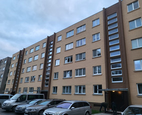 Aukštalipiai. Pagalba Jūsų daugiabučio fasadui - Iškabų, reklaminių tentų montavimas ir demontavimas - 3 Iškabų, reklaminių tentų montavimas ir demontavimas - Aukštalipiai. Pagalba Jūsų daugiabučio fasadui - 3