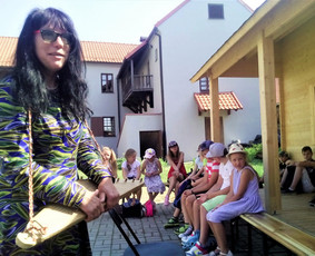 Renginių, lietuviškų apeigų vedėja, atlikėja, lektorė / UAB Kruenta / Darbų pavyzdys ID 2536538