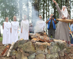 Renginių, lietuviškų apeigų vedėja, atlikėja, lektorė / UAB Kruenta / Darbų pavyzdys ID 2536626