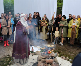 Renginių, lietuviškų apeigų vedėja, atlikėja, lektorė / UAB Kruenta / Darbų pavyzdys ID 2536644