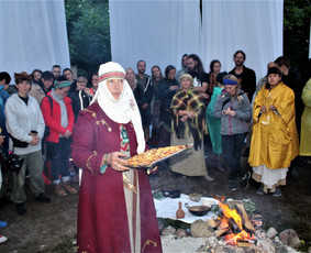 Renginių, lietuviškų apeigų vedėja, atlikėja, lektorė / UAB Kruenta / Darbų pavyzdys ID 2536646