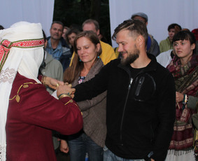 Renginių, lietuviškų apeigų vedėja, atlikėja, lektorė / UAB Kruenta / Darbų pavyzdys ID 2536650
