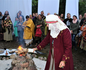 Renginių, lietuviškų apeigų vedėja, atlikėja, lektorė / UAB Kruenta / Darbų pavyzdys ID 2536652