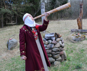 Renginių, lietuviškų apeigų vedėja, atlikėja, lektorė / UAB Kruenta / Darbų pavyzdys ID 2537610