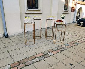 Šampano/vaišių staliuko paslauga.