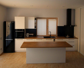 Baldų gamyba. Spintos, drabužinės, stumdomos durys. - Miegamojo baldų gamyba - 2 Miegamojo baldų gamyba - Baldų gamyba. Spintos, drabužinės, stumdomos durys. - 2