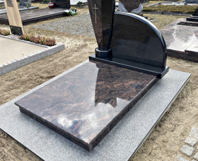 Kapų tvarkymas,dengimas plokštėmis,paminklai,vazos,žvakidės - Granito plokštės kapams, dengimas - 4 Granito plokštės kapams, dengimas - Kapų tvarkymas,dengimas plokštėmis,paminklai,vazos,žvakidės - 4