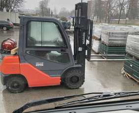 Tralo paslaugos,techninė pagalba kelyje - Automobilio rato keitimas - 3 Automobilio rato keitimas - Tralo paslaugos,techninė pagalba kelyje - 3