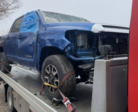 Tralo paslaugos,techninė pagalba kelyje - Automobilio rato keitimas - 2 Automobilio rato keitimas - Tralo paslaugos,techninė pagalba kelyje - 2