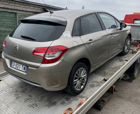 Tralo paslaugos,techninė pagalba kelyje - Pagalba užklimpus automobiliui - 4 Pagalba užklimpus automobiliui - Tralo paslaugos,techninė pagalba kelyje - 4