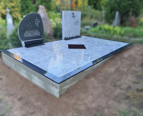 Kapaviečių dengimas plokštėmis, paminklų gamyba, Paminklai, kapų dekoravimas skaldele, granitinių tri nkelių dangos įrengimas ir kiti kapaviečių tvarkymo bei įrengimo darbai www.kapu.lt +37065688083