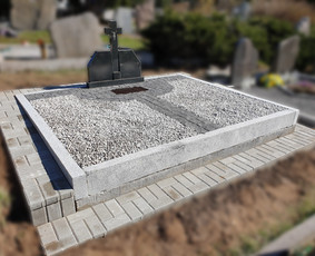 Kapaviečių dengimas plokštėmis, paminklų gamyba, Paminklai, kapų dekoravimas skaldele, granitinių tri nkelių dangos įrengimas ir kiti kapaviečių tvarkymo bei įrengimo darbai www.kapu.lt +37065688083