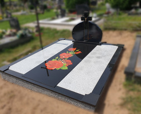 Kapaviečių dengimas plokštėmis, paminklų gamyba, Paminklai, kapų dekoravimas skaldele, granitinių tri nkelių dangos įrengimas ir kiti kapaviečių tvarkymo bei įrengimo darbai www.kapu.lt +37065688083