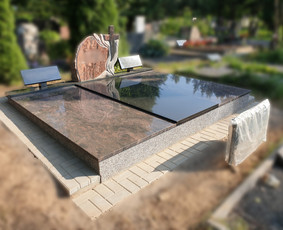 Kapaviečių dengimas plokštėmis, paminklų gamyba, Paminklai, kapų dekoravimas skaldele, granitinių tri nkelių dangos įrengimas ir kiti kapaviečių tvarkymo bei įrengimo darbai www.kapu.lt +37065688083