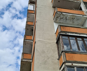 Aukštalipių paslaugos. Tarpblokinių siūlių remontas - Dažymo darbai aukštyje - 4 Dažymo darbai aukštyje - Aukštalipių paslaugos. Tarpblokinių siūlių remontas - 4