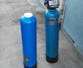 Trūkusi minkštinimo filtro kolona keičiama nauja.