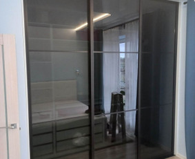 Kokybiški virtuvės ir kiti kietieji baldai - Stumdomų durų ir pertvarų gamyba - 3 Stumdomų durų ir pertvarų gamyba - Kokybiški virtuvės ir kiti kietieji baldai - 3