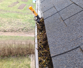 Stogų ir lietvamzdžių valymas - Profesionalios aukštalipių paslaugos - 2