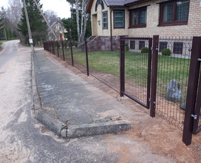 Montuojam segmentines ir metaliniu tvoralenčių tvoras / Arvydas / Darbų pavyzdys ID 2713555
