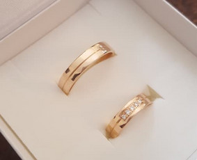 Vestuviniai ziedai su 0,075 ct. deimantais 480€