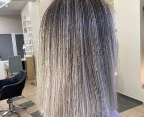 Kirpėjos paslaugos Šiauliuose - Dažymas sruogelėmis - 2 Dažymas sruogelėmis - Kirpėjos paslaugos Šiauliuose - 2