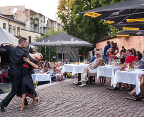 Profesionalūs šokių pasirodymai, Vestuvinis šokis Klaipėdoje - Šokių programa renginiams - 2 Šokių programa renginiams - Profesionalūs šokių pasirodymai, Vestuvinis šokis Klaipėdoje - 2