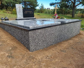 Kapo dekoravimas akmenėliais - Kapų paslaugos: paminklai, antkapiai, kapų plok&scaron;tės ir kt. - 1