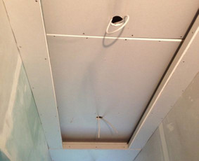 Pakabinamų lubų montavimas - Profesionali vidaus apdaila ir statybos sprendimai - 2