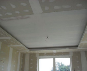 Pakabinamų lubų montavimas - Profesionali vidaus apdaila ir statybos sprendimai - 1